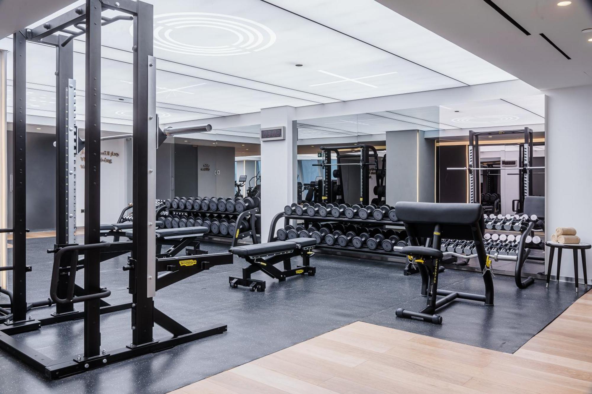 Отель Fairmont Doha Lusail Экстерьер фото The gym at The Standard East Village