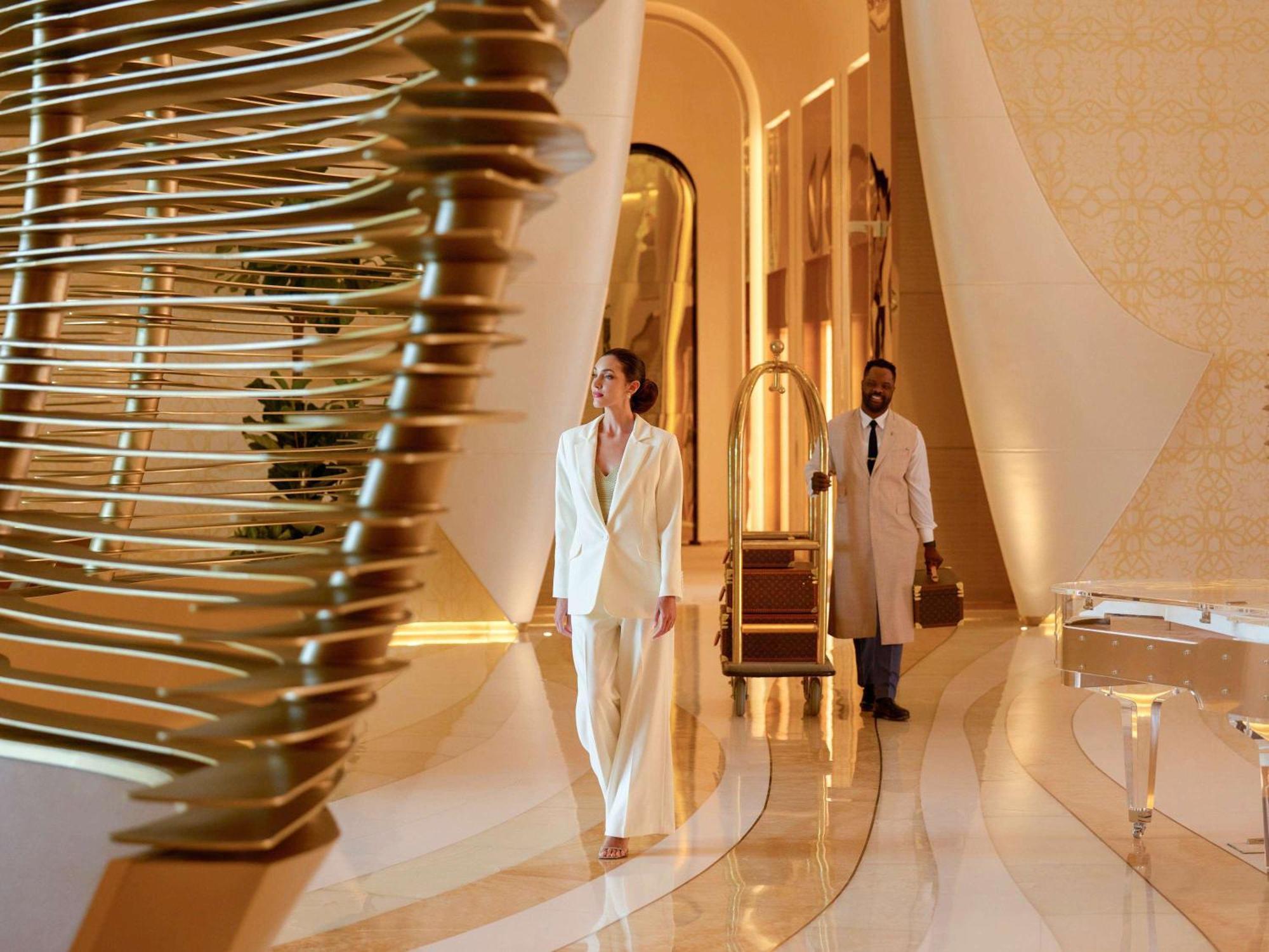 Отель Fairmont Doha Lusail Экстерьер фото The interior of the hospital