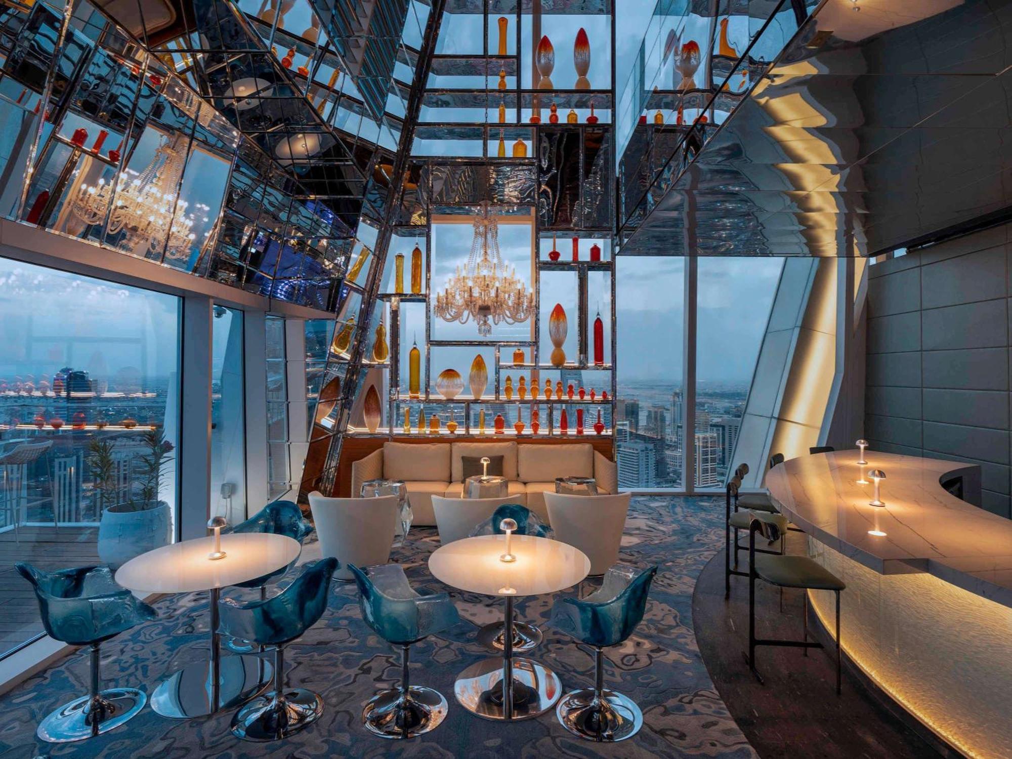 Отель Fairmont Doha Lusail Экстерьер фото The Sky Bar