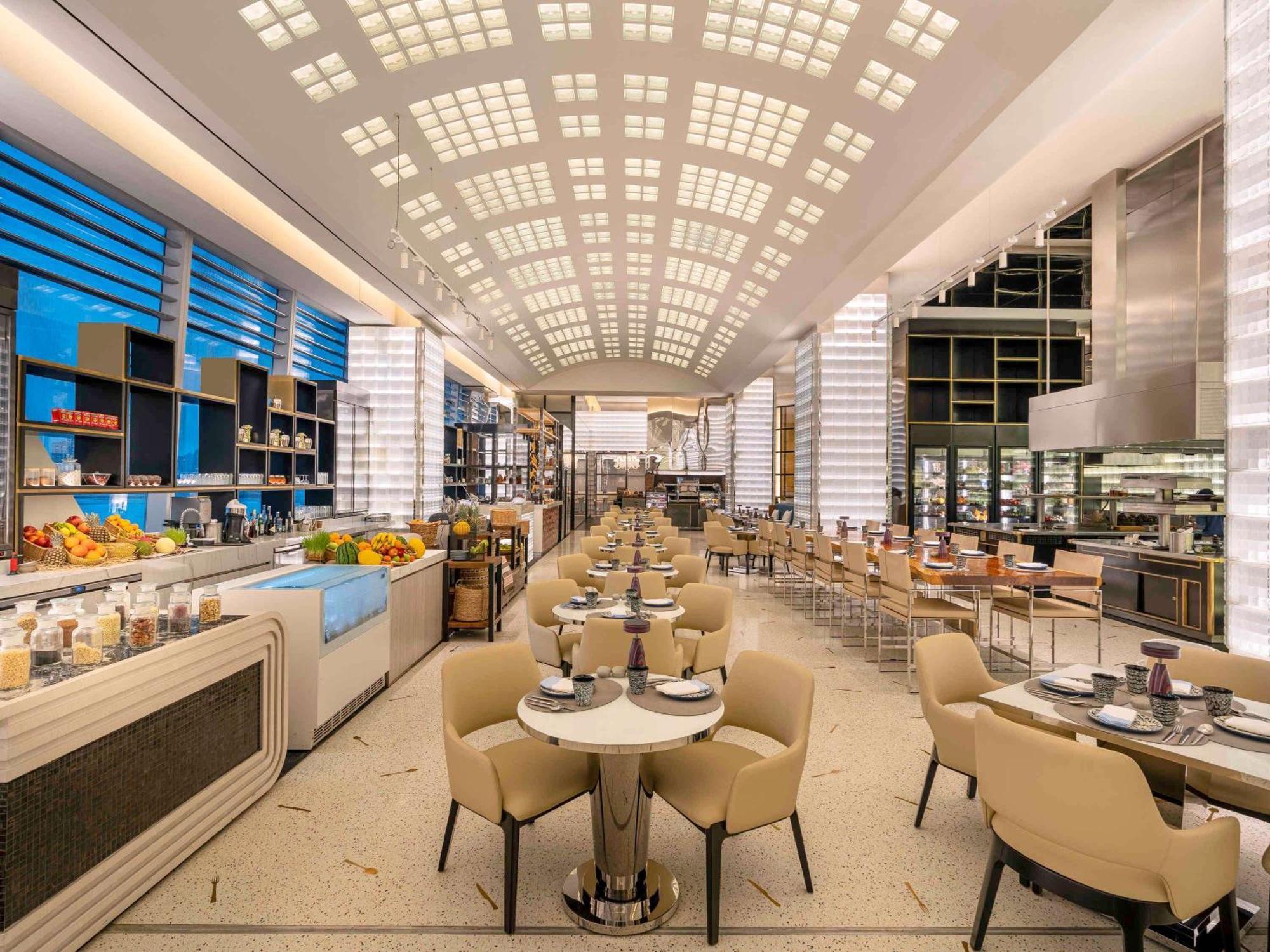 Отель Fairmont Doha Lusail Экстерьер фото The Café