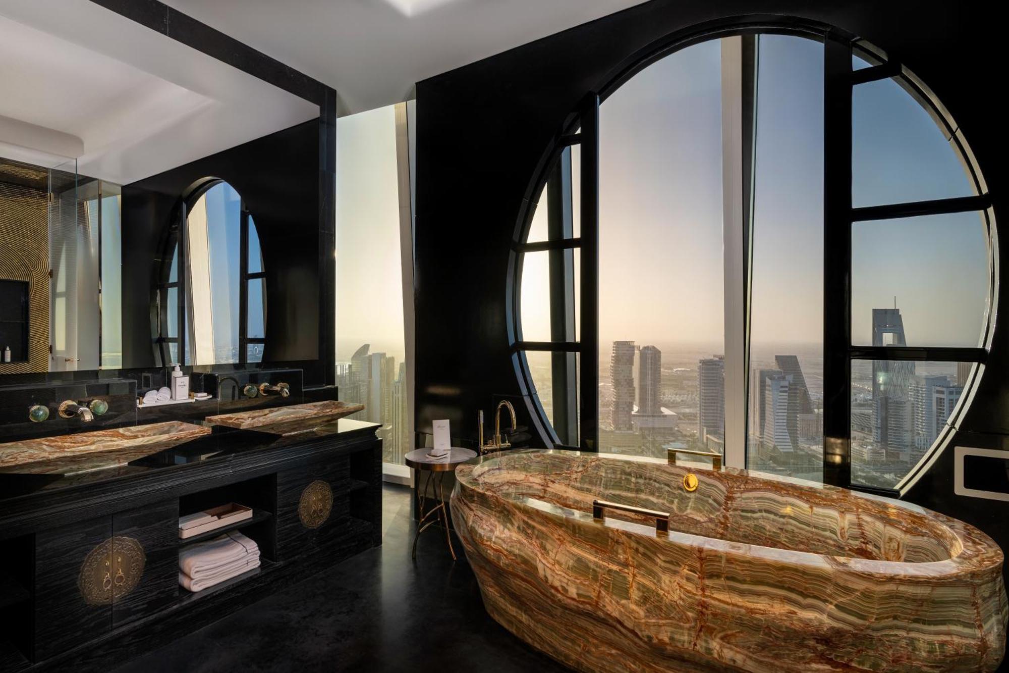 Отель Fairmont Doha Lusail Номер фото The bathroom of a suite